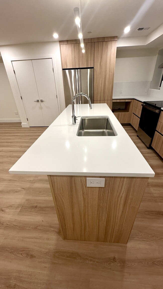 Kitchen island - 1644 Irving St NW