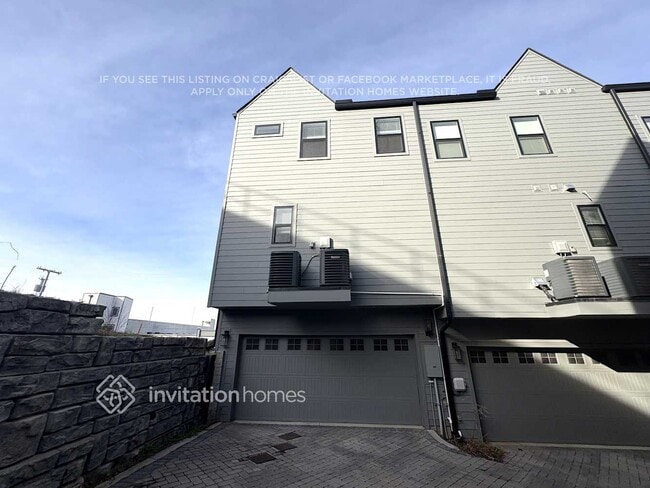 Building Photo - 422 38th Ave N