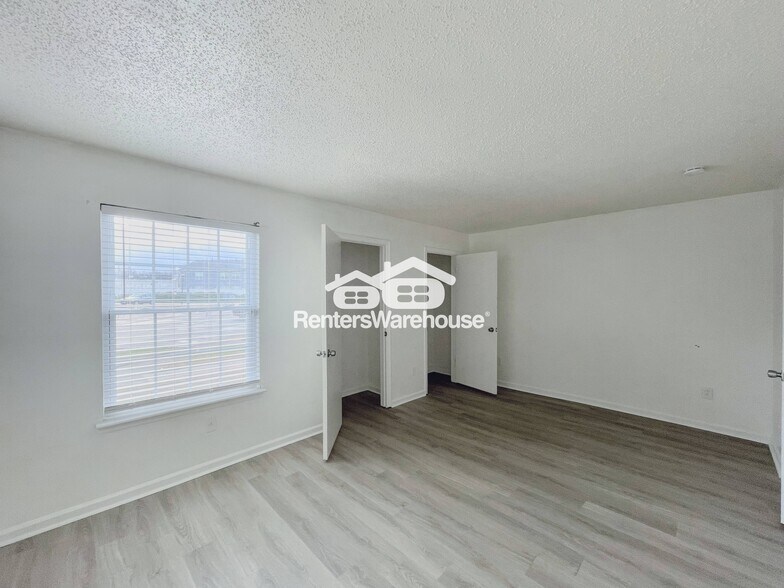 Building Photo - 3704A Towne Point Rd