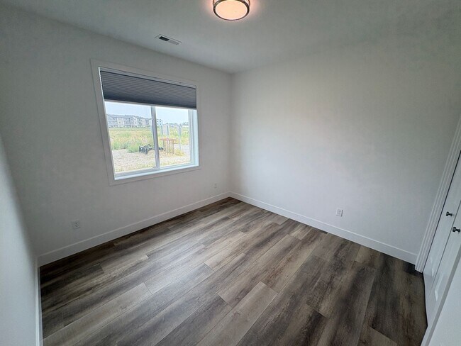 Building Photo - 4605/4607 Twisted Pine Dr