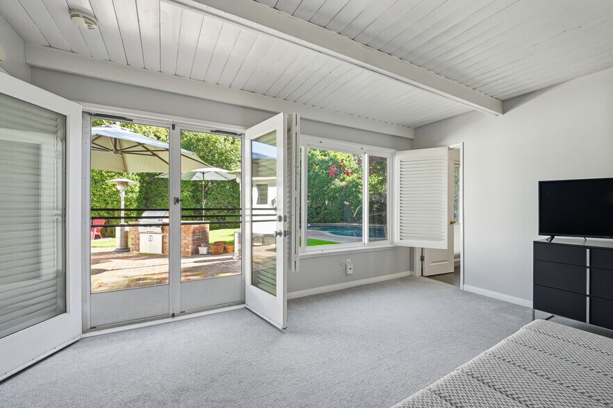 Building Photo - 16146 Otsego St