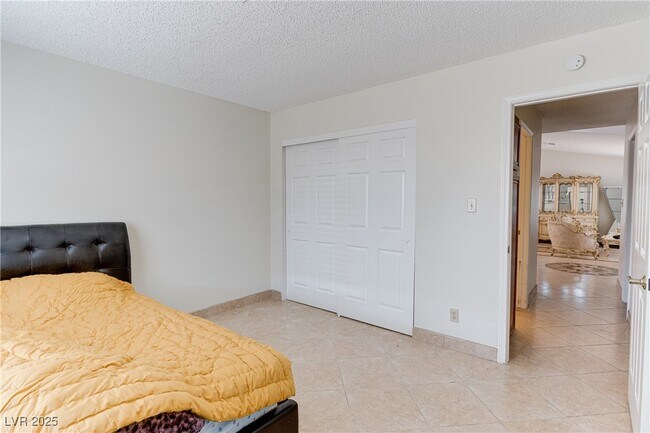Building Photo - 1517 Kirby Dr