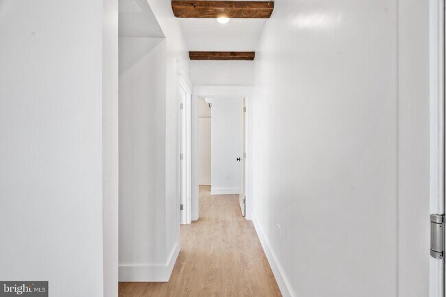 Building Photo - 900 N 41st St