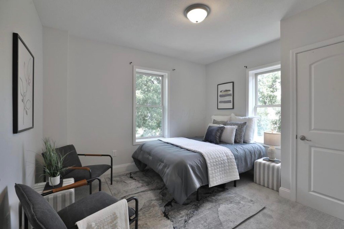 Building Photo - 742 Oakwood Ave