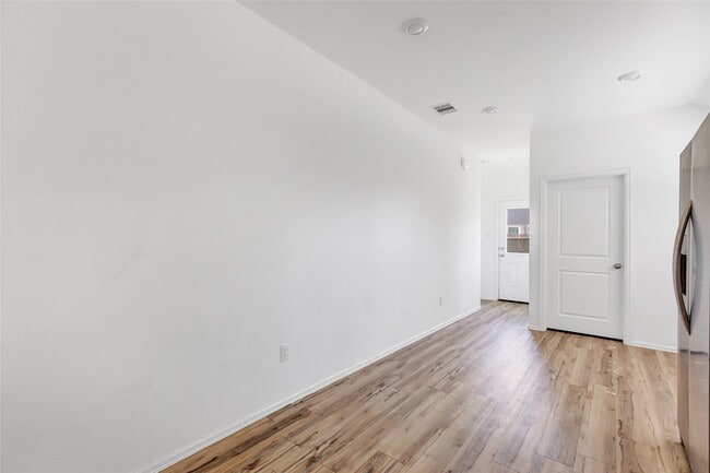 Building Photo - 6220 Arcadia Sound Ln