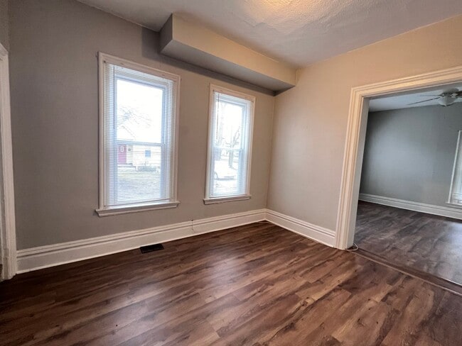 Building Photo - Three Bedroom Unit Near Downtown Grand Rap...