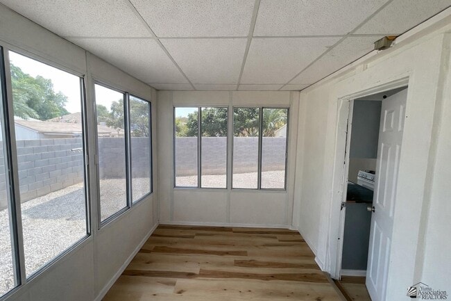 Building Photo - 244 S 15th Ave