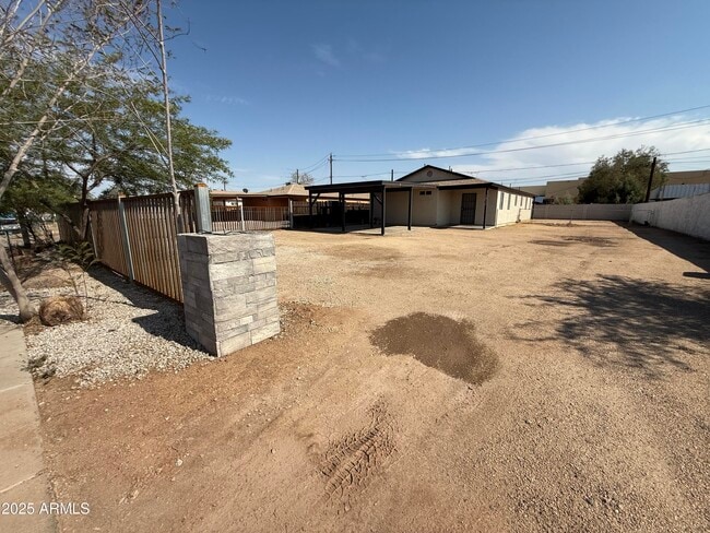 Building Photo - 1811 W Tonto St