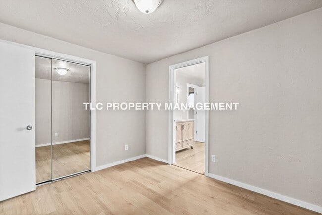 Building Photo - 2082 Ohio St