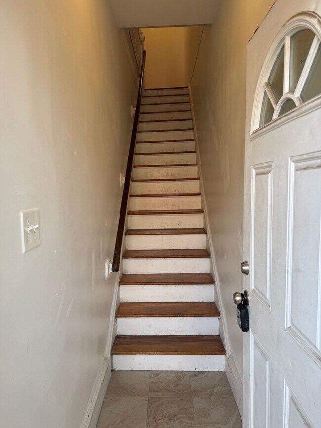 Building Photo - 3020 Cherokee St