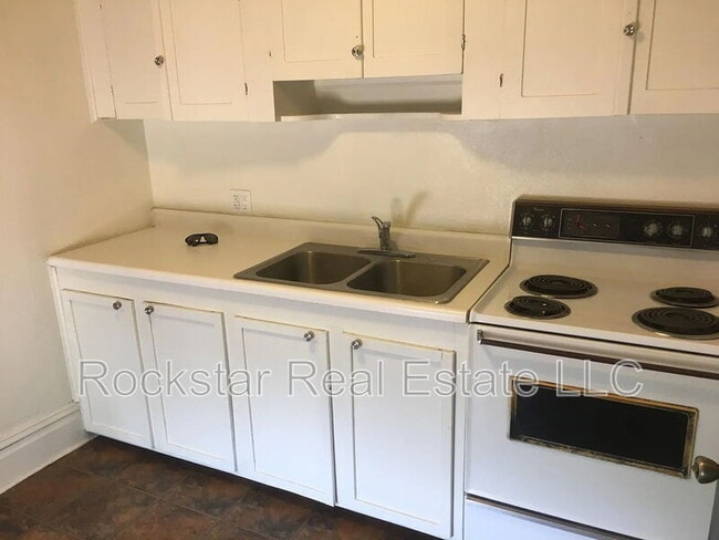 Building Photo - 2017 N Hamilton St