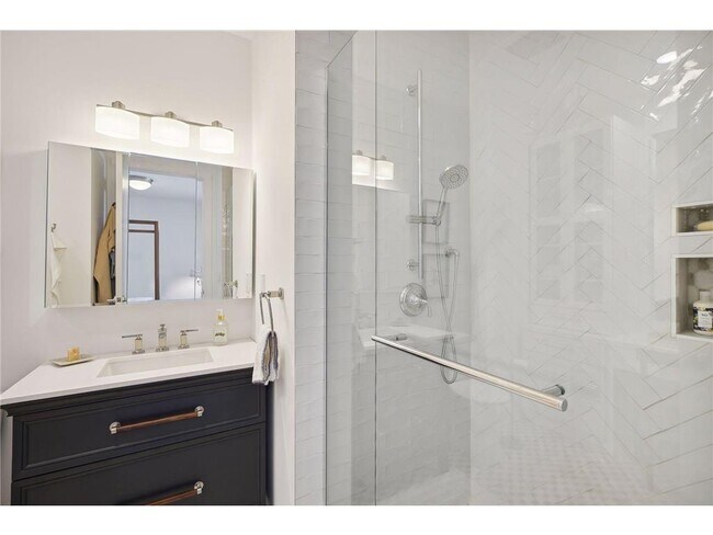 Building Photo - 3209 Galleria