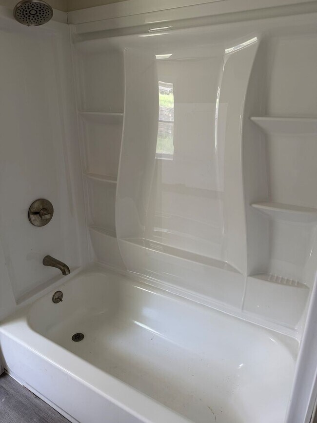 Building Photo - Fully Renovated 3BR Home