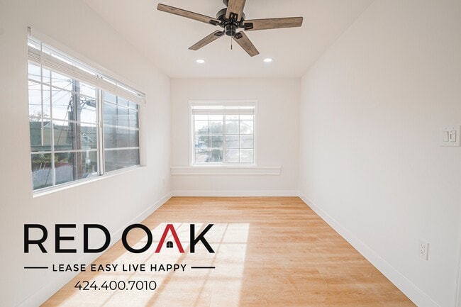 Building Photo - 1611 Oak St