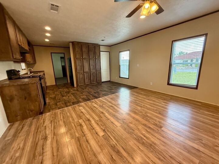 Building Photo - 709 N Collins Fwy