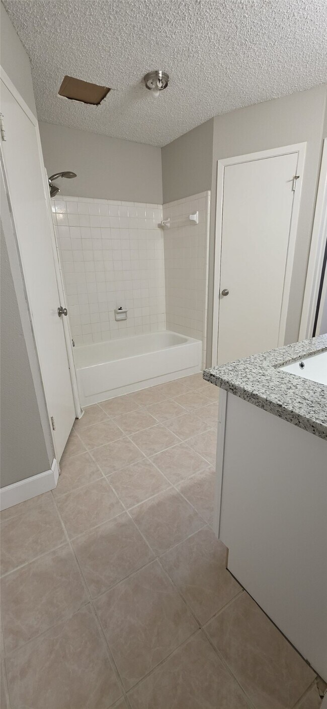 Building Photo - 11115 Nepau Dr