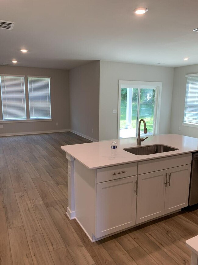 Building Photo - 5053 Percival Dr