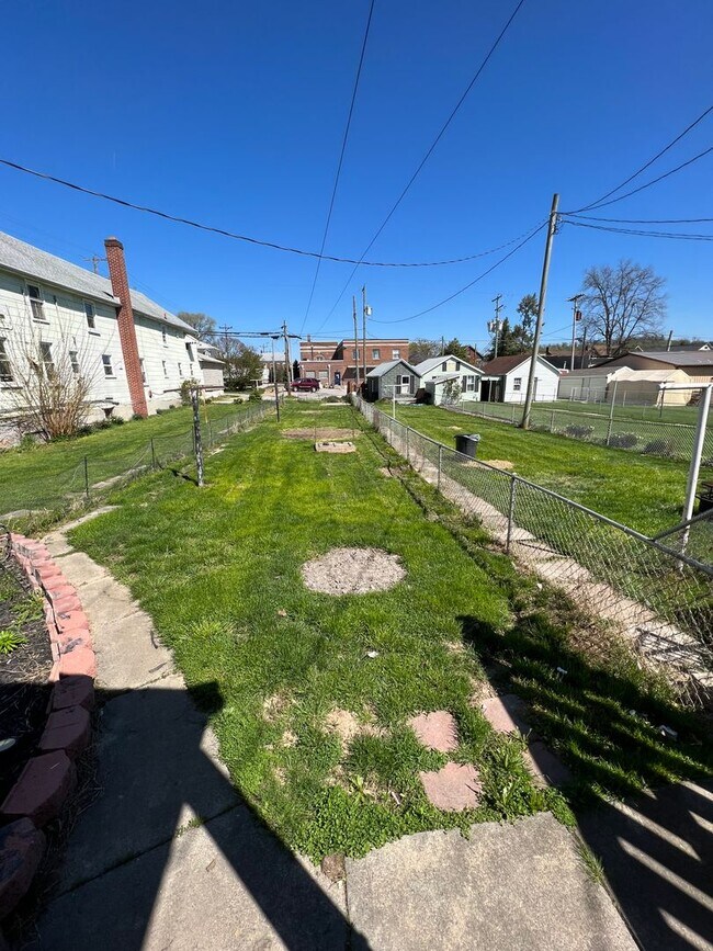 Building Photo - Cozy 3 Bedroom, 1 Bath Home in Spring Grov...