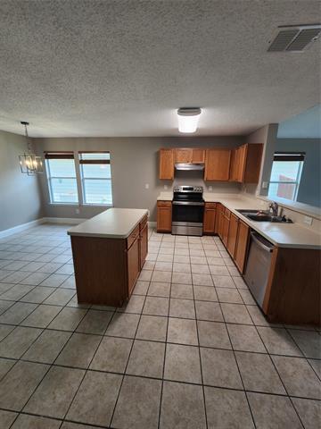 Building Photo - 907 Live Oak Dr