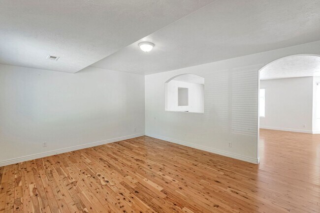 Building Photo - 503 N 850 W
