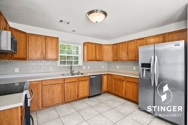 Building Photo - 2 Pelican Cir