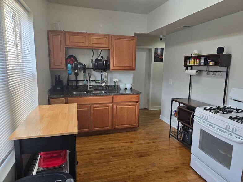 Building Photo - 5151 N Meade Ave