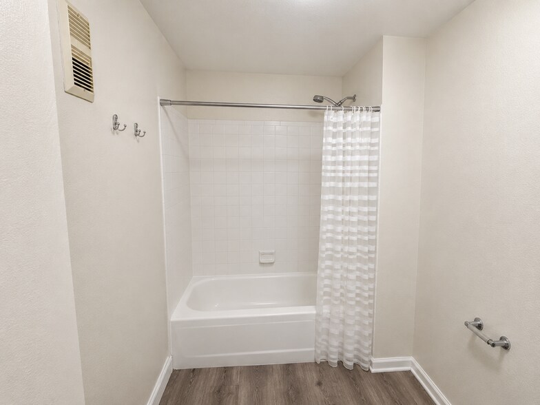 Building Photo - 3463 S Ammons St