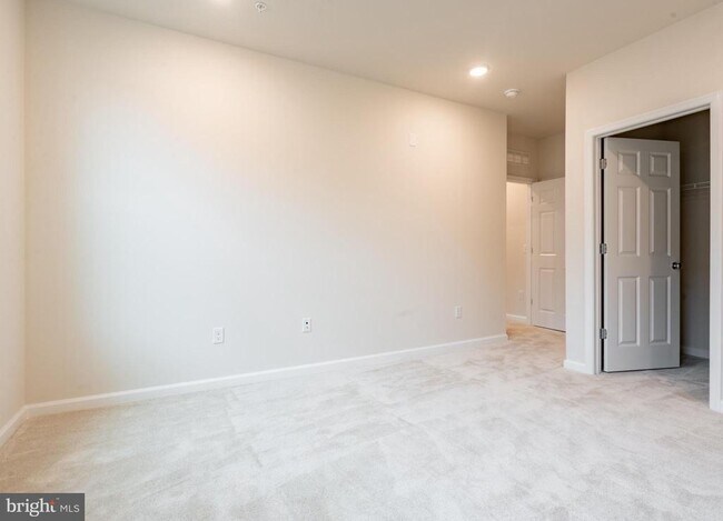 Building Photo - 1208 Parker Blvd