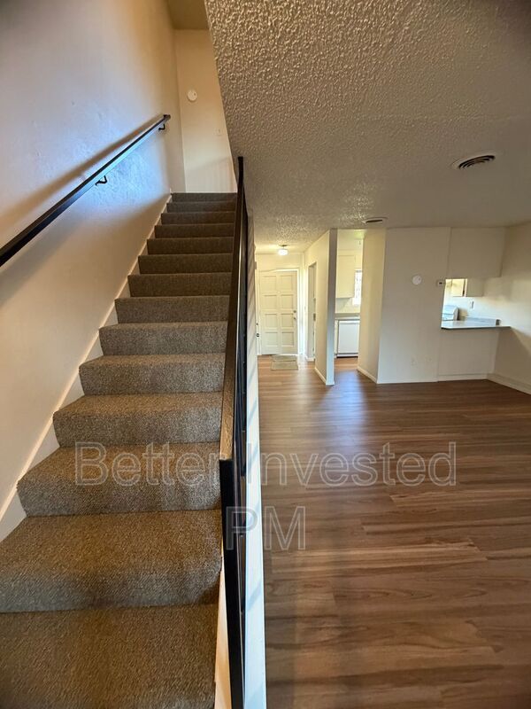 Building Photo - 966 Marlene St