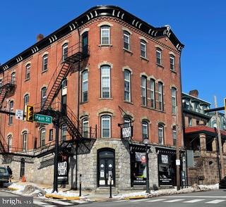 Building Photo - 13 N 4th Ave