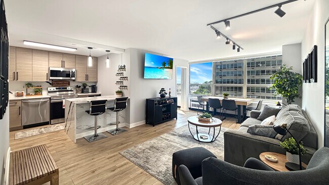 Building Photo - 3550 N Lake Shore Dr
