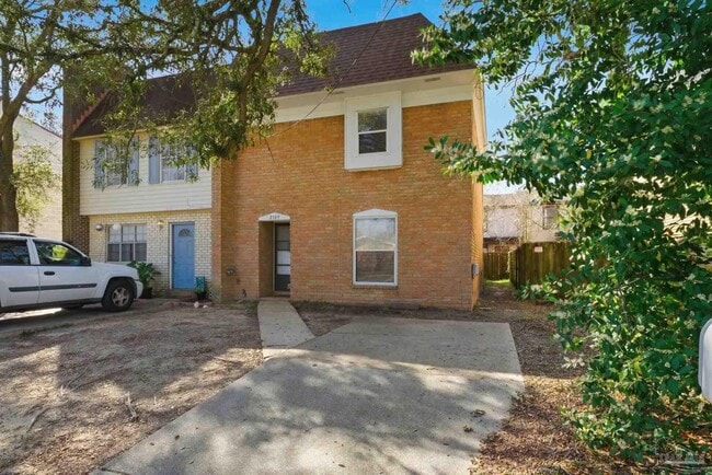 Building Photo - 2109 Langley Ave