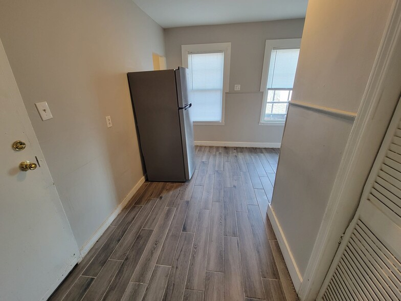 Building Photo - 357 Whalley Ave