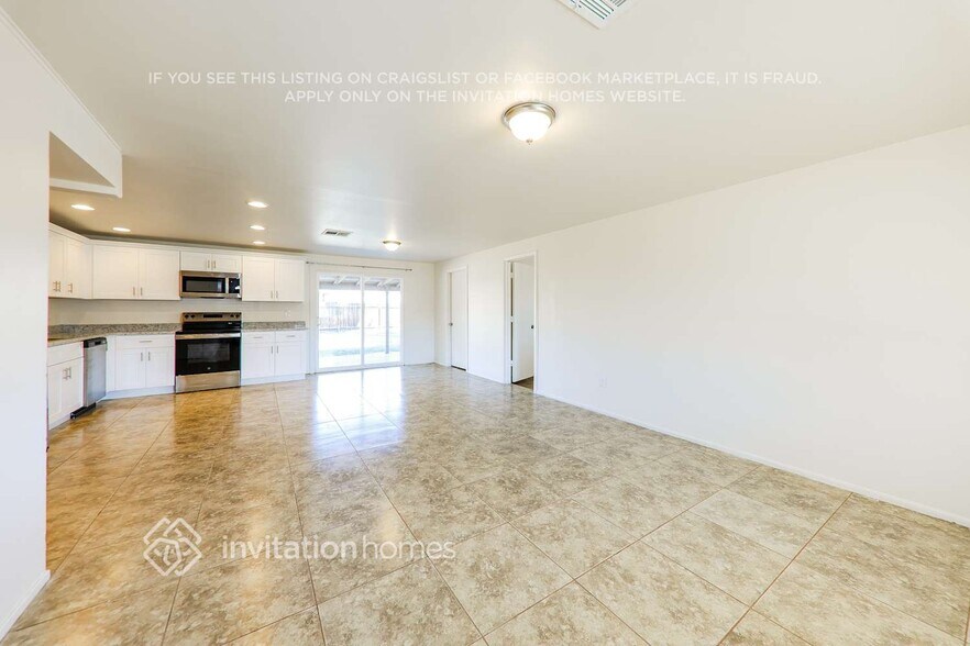 Building Photo - 3730 E Eugie Ave