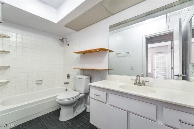 Building Photo - 2208 Tarraso Way