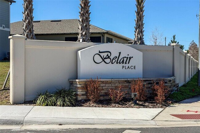 Building Photo - 1485 Effra Wy