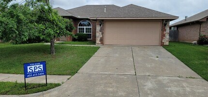 Building Photo - First Month Free!  Recently Remodeled!