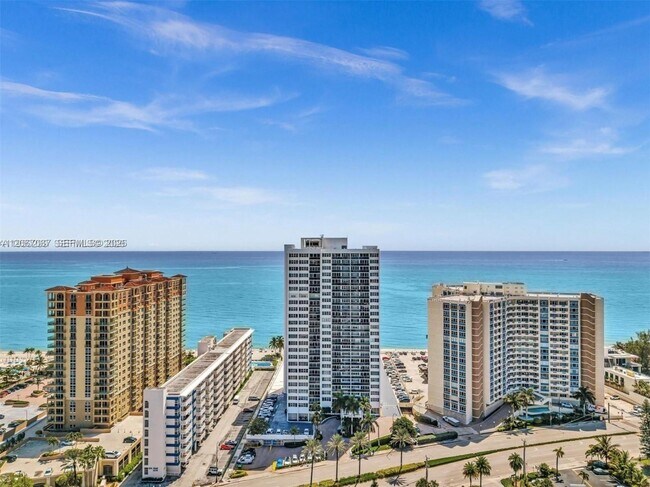 Building Photo - 3140 S Ocean Dr