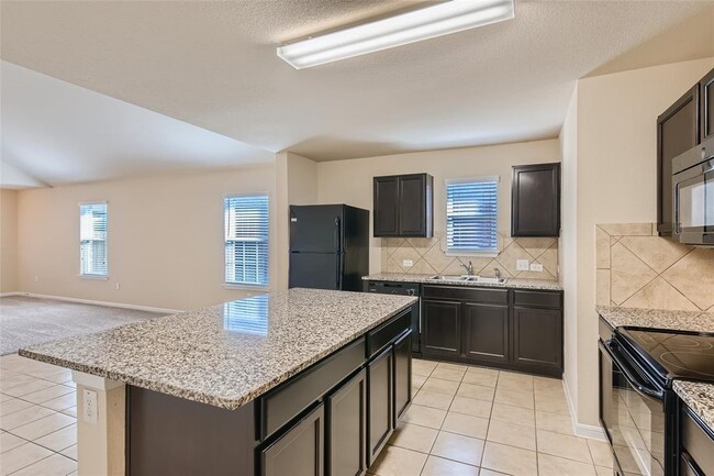 Building Photo - 5704 Montrelia Dr