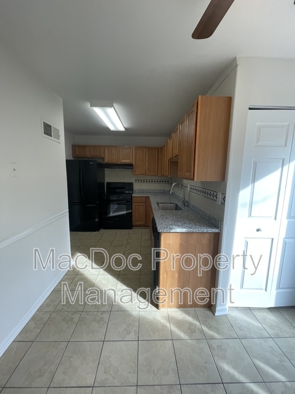 Building Photo - 128 Hickok Cir