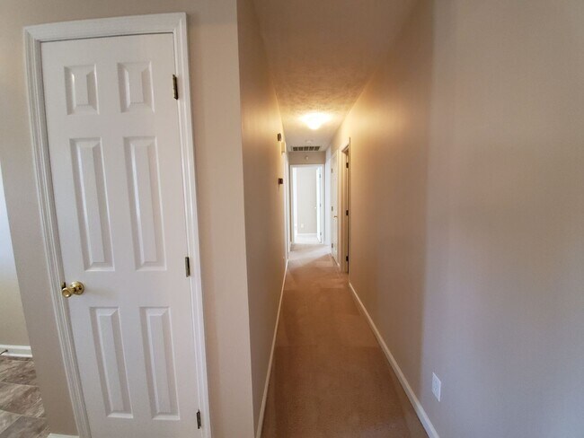 Building Photo - 8714 Tangletree Dr