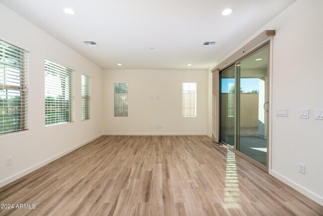 Building Photo - 4015 S Pecan Dr