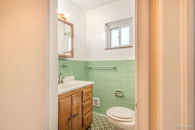 Building Photo - 21135 Virginia Ave