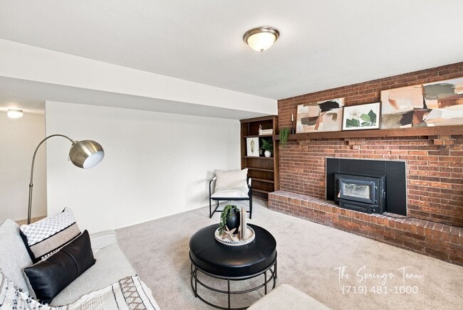 Building Photo - 1239 Suncrest Way