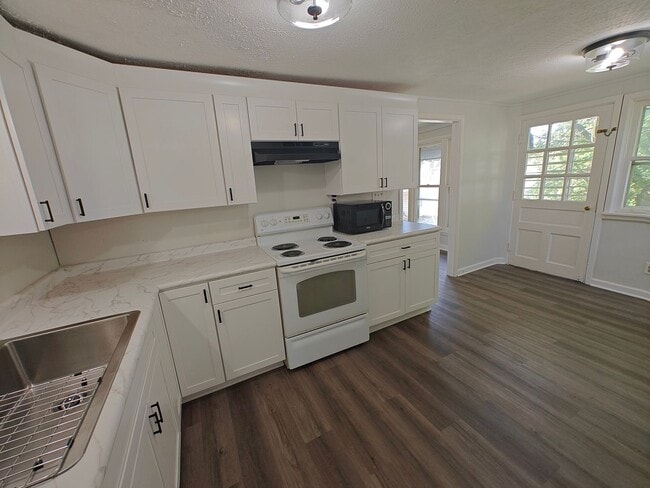 Primary Photo - 360-4 Walnut