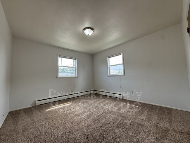 Building Photo - 2913 8th St N