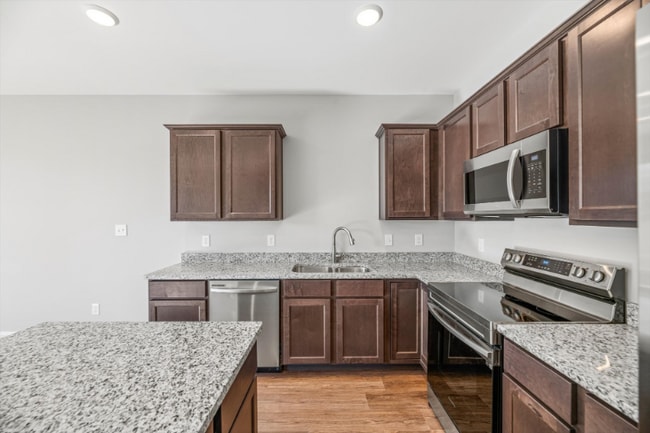 Building Photo - 375 Harper Village Way