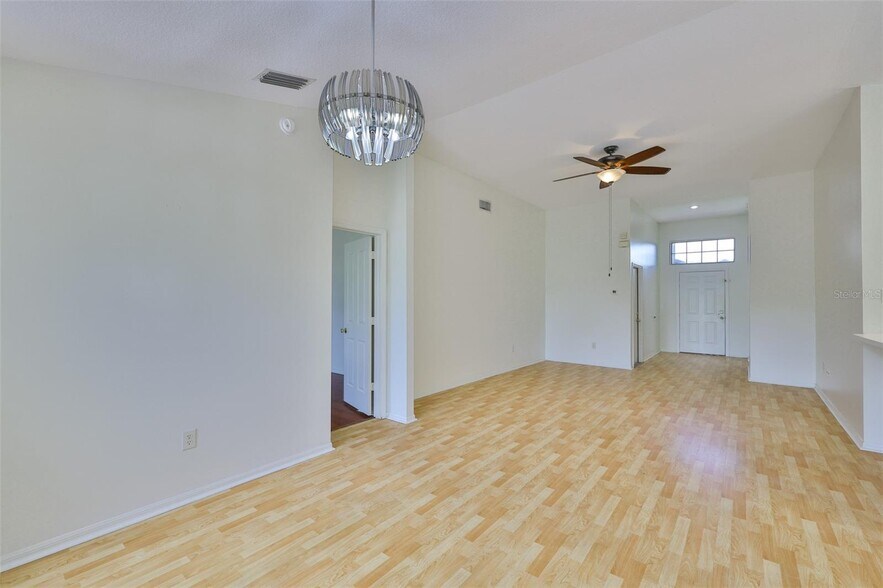 Building Photo - 1611 Bondurant Way