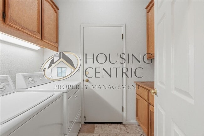 Building Photo - Beautiful Single Story Rental in the Heart of Folsom