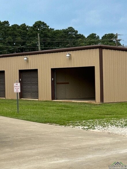 Building Photo - 268 Joy Ln